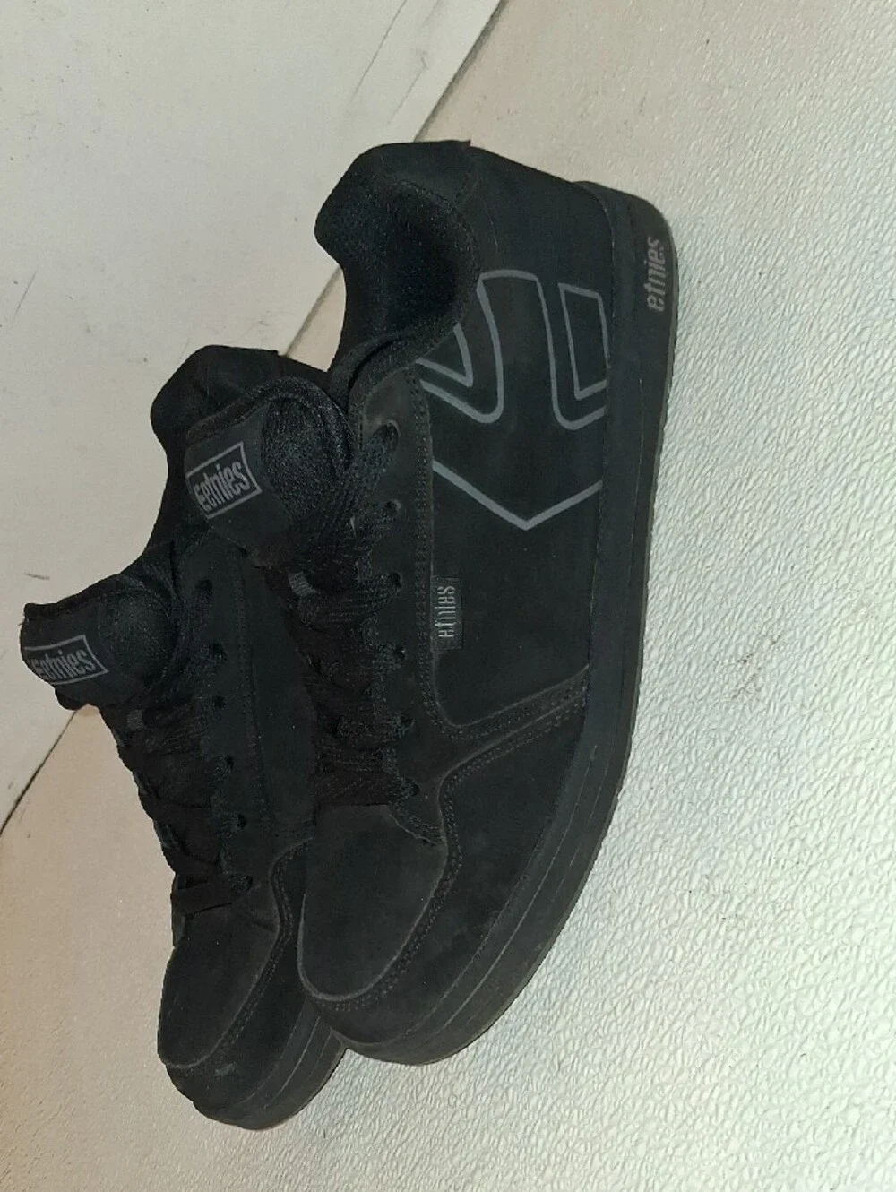 Etnies low top